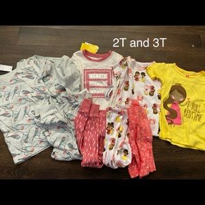 Lot of 2t and 3T brand new Carter and Old Navy pjs